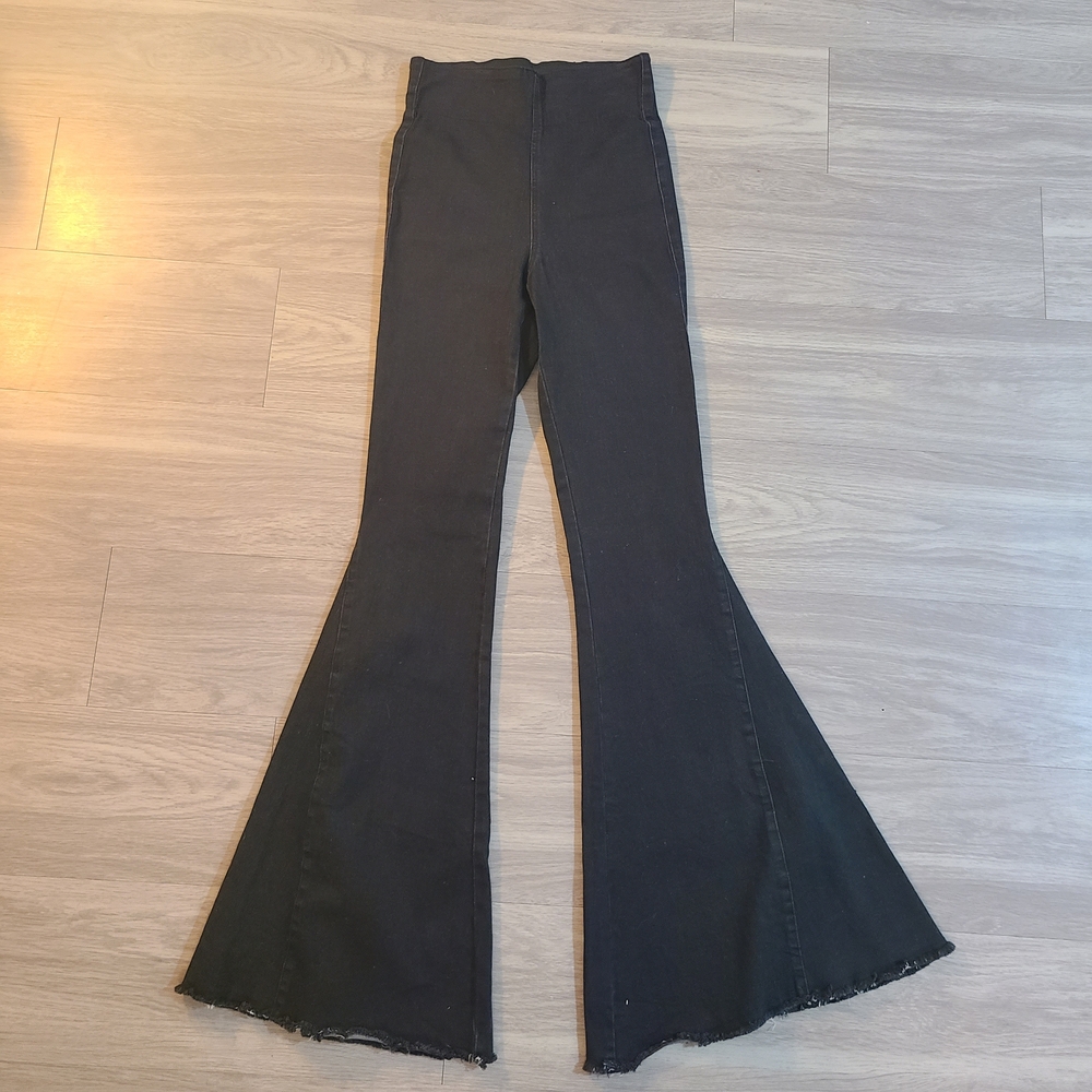 Skylar + Madison Black Size Small High Rise Elastic Waist Huge Bell Bottom Flare